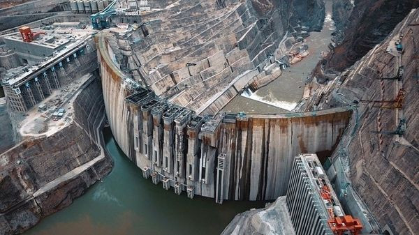 Китай достроил вторую в мире по величине ГЭС