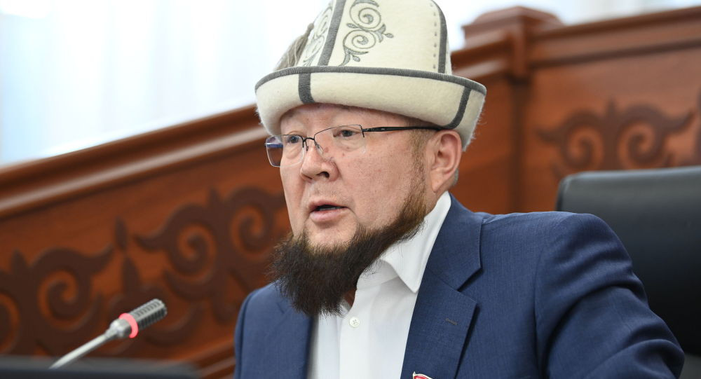 Депутат: Чоң-Алайдан 17 фура алтын концентратын Кытайга чыгарып кетишти
