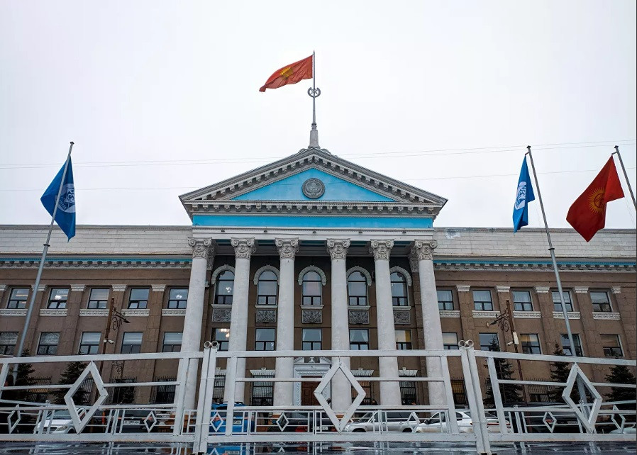 Бишкек мэрия 4 медклиника менен келишимди бузуп, имаратты бошотууну талап кылды