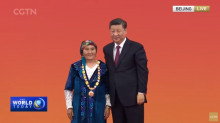 Си Цзиньпин этникалык кыргыз аялга мамлекеттик сыйлык ыйгарды