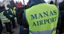 "Манас" аэропорту 50 кызматкердин иштен алынышы боюнча үн катты