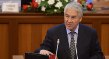 Спикер Жээнбековго: депутаттар президентти кызматтан четтетүү аракетин баштады