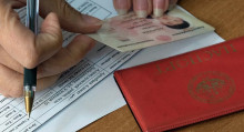 Жаңы үлгүдөгү жалпы жарандык паспорт даяр болбой, эскилеринин мөөнөтү узартылды
