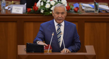 Кубанычбек Жумалиев депутаттык мандатын тапшырды