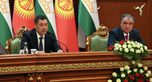 Жапаров Рахмонду Кыргызстанга чакырды. Президенттердин биргелешкен билдирүүсү