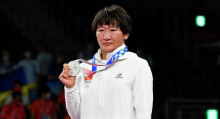 Кыргызстандык балбан кыздар Олимпиададан эки медаль менен кайтты. Сүрөт