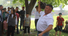Баткендин башчысы Алимбаев 32 кг гиряны 35 жолу көтөрүп таң калтырды. Видео