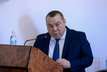 Балбак Түлөбаев президентке кайрылып айрым министрлерди иштен айдоого чакырды