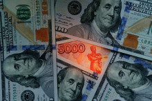 Доллар менен евронун рублге карата курсу өсүп, рекорддук көрсөткүчкө жетти